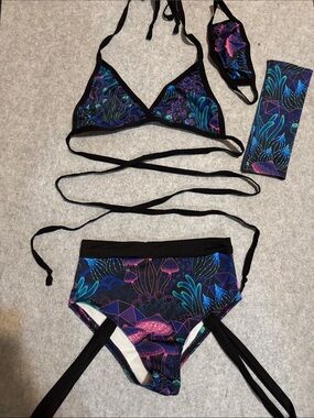 The Lyte Couture Dazed Mushroom Blacklight Rave Set - Top Bottom Sleeve Mask